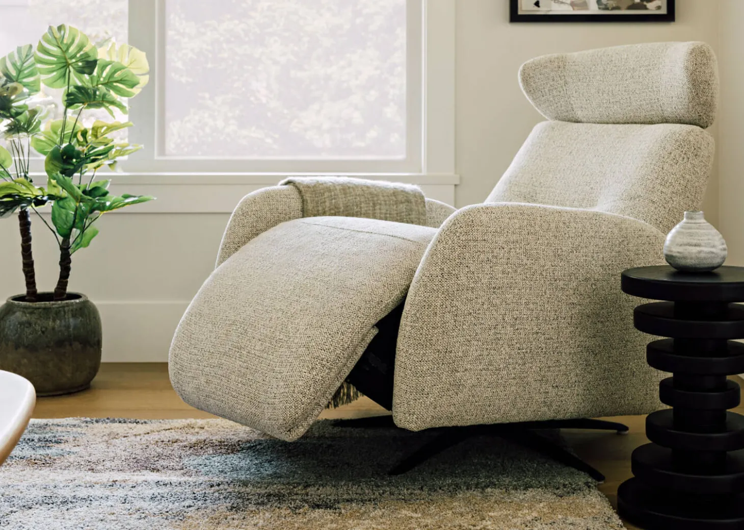 Harris Power Recliner -Yuri Oyster