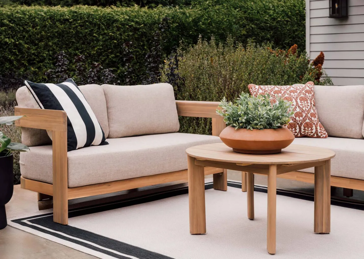 Tonga Outdoor Loveseat -Elio Oyster