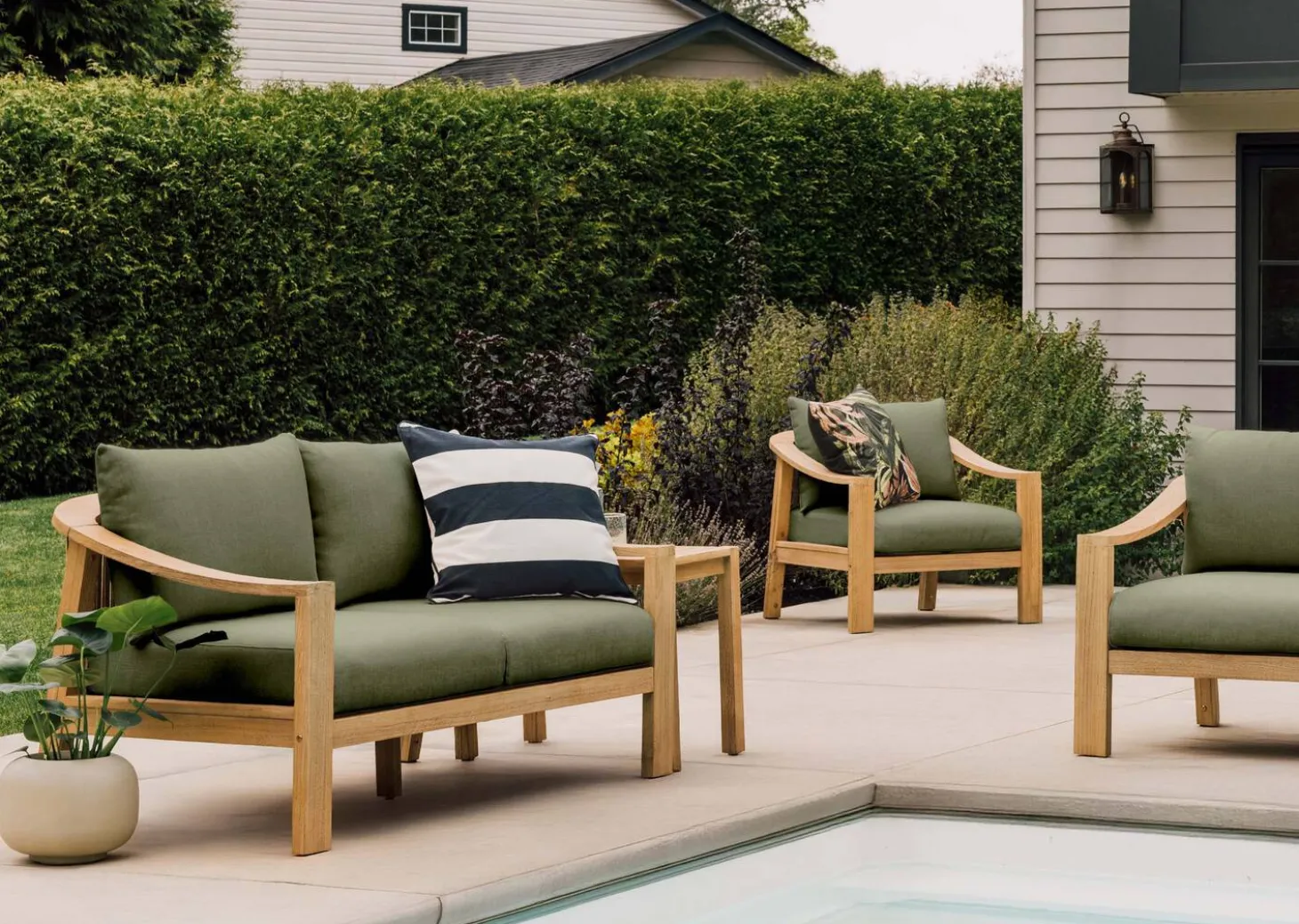 Tulum Outdoor Loveseat